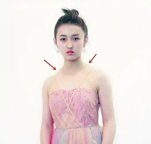 漂亮能带给人的气质改变有多大,我们看一下张子枫早前的照片.