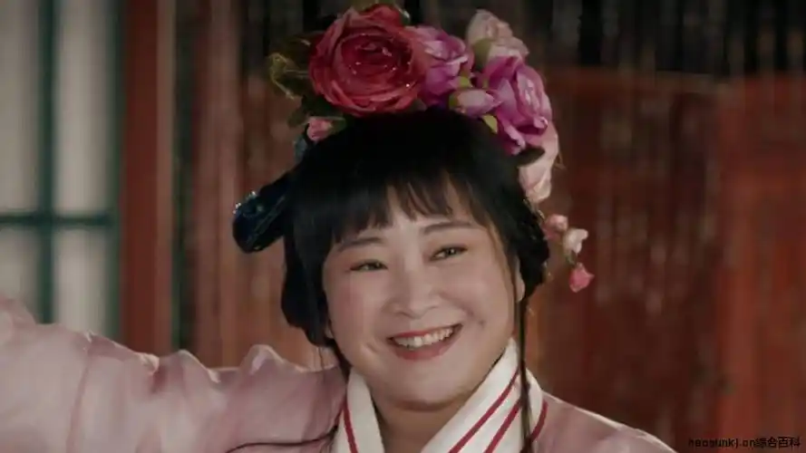 《你好,李焕英》是由贾玲执导,贾玲,张小斐,沈腾,陈赫等主演的电影,于