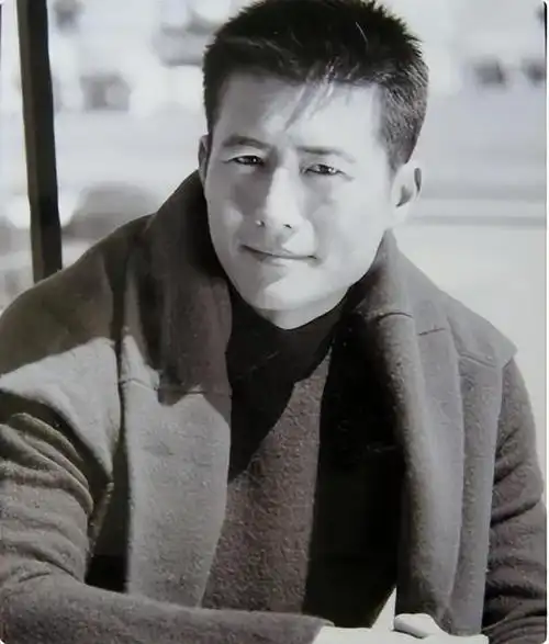 回顾王玲:嫁给二婚离异的高曙光,在他52岁时圆了他生儿子的美梦