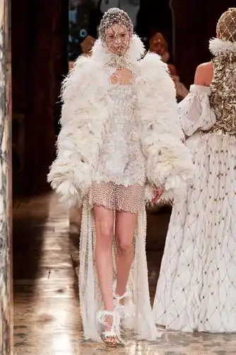 alexander mcqueen fall 2013 rtw 亚历山大·麦昆2013秋冬巴黎时装周