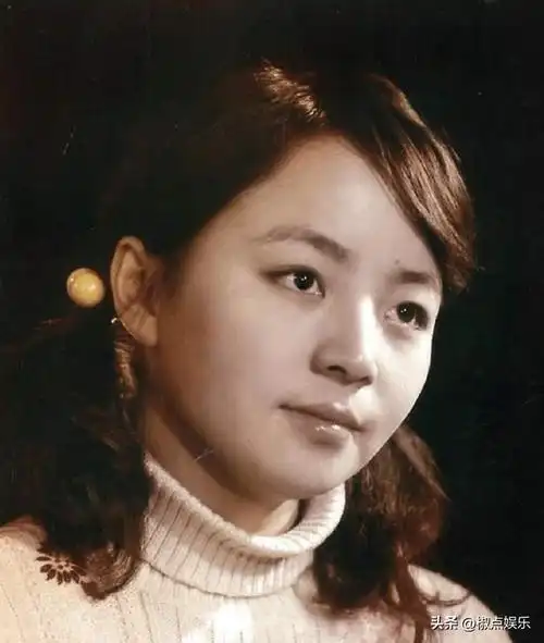 62岁宋丹丹豪宅办庆生宴!38位大咖云集助阵,省长哥哥避嫌未露面