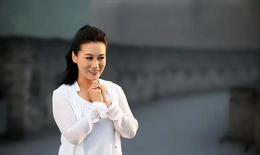 回顾谭晶我这辈子正确的决定就是为科学家丈夫生下一对双胞胎