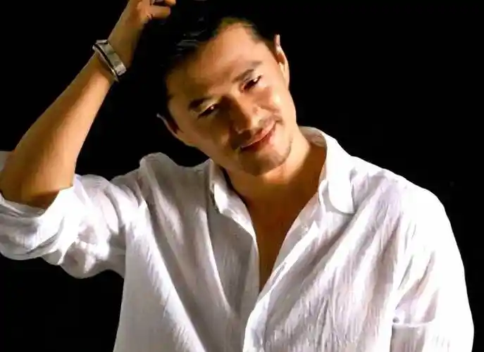 他追了9年才娶了妻,因为妻子怕疼做了12年丁克,余生只