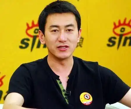 他是央视主持人,不仅帅气有才华,一首《鸿雁》唱得太棒了