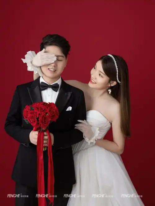 晒一下我最喜欢的红色背景婚纱照绝了