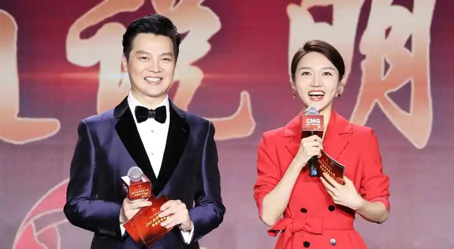 龙洋特别引起了本主的注意,大美女龙洋主持过2021年的央视春晚,今年将