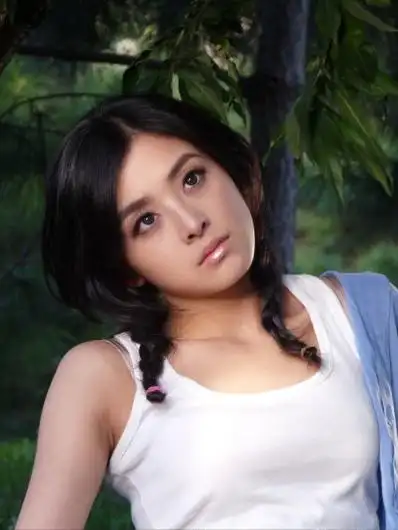 p>张含韵,1989年4月9日出生于四川省德阳市旌阳区,中国内地流行乐女