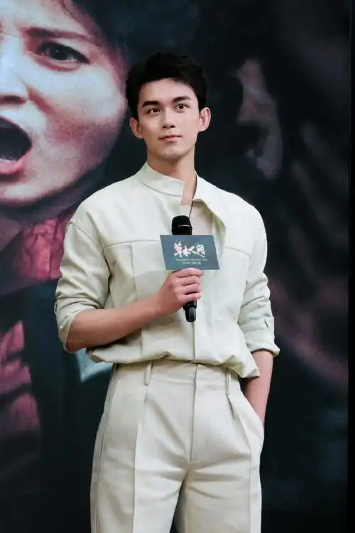 吴磊首部文艺片票房破亿##吴磊草木人间票房破亿##吴磊 勤勤姐的好大