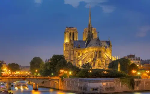 巴黎圣母院火灾前后对比,心更加痛了_南方plus_南方