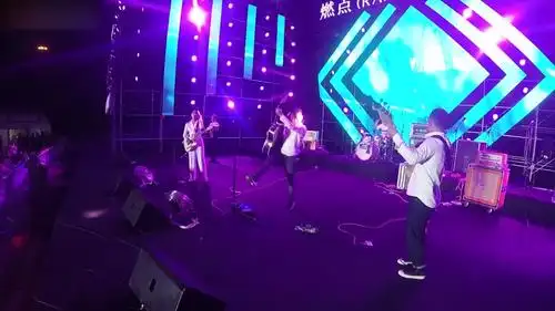 夏天播放乐队为你带来一首真的醉了歌声里满是无奈