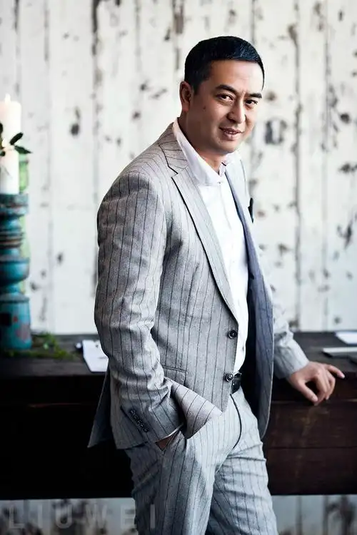 祖籍陕西省安康市,中国内地影视男演员,毕业于 a target="_blank"