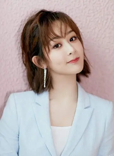 9位女明星潮流时尚短头发有的人秀白天鹅肩颈线