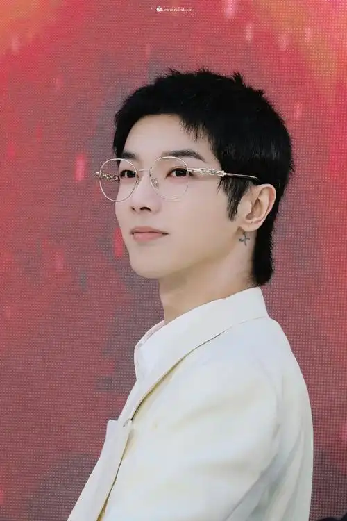 华晨宇##华晨宇巴黎欧莱雅护肤美发代言人