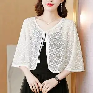 黑色蕾丝喇叭袖披肩