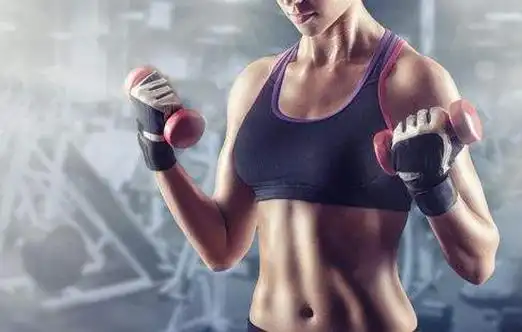 女生的**不是由肌肉组成的,没有练过胸肌的女生,**肌肉只会有薄薄的一