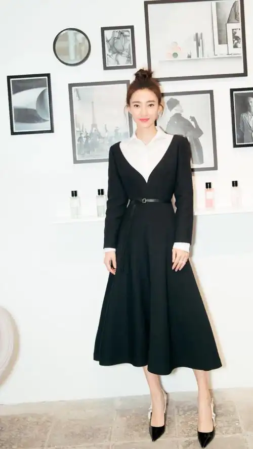 美图系列##王丽坤# 一袭典雅的黑白裙亮相迪奥香氛世家活动!@王丽坤