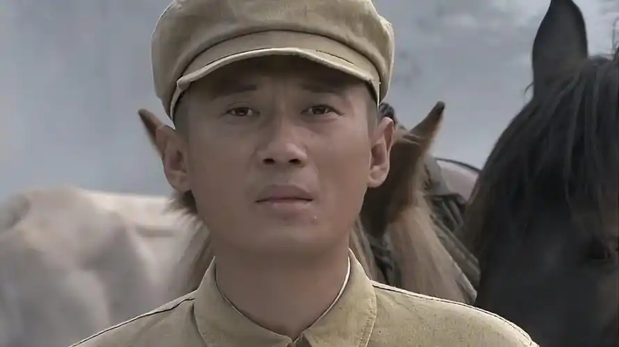 战将韩先楚回到家乡看见了十多年未见的姐姐姐弟俩喜极而涕