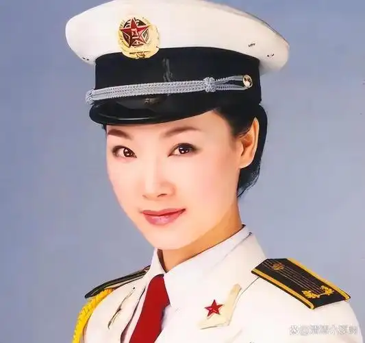 在父母的影响下,吕薇从小就想成为像他们一样的戏曲演员.