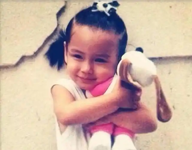 angelababy童年照曝光从小美到大整没整容一目了然