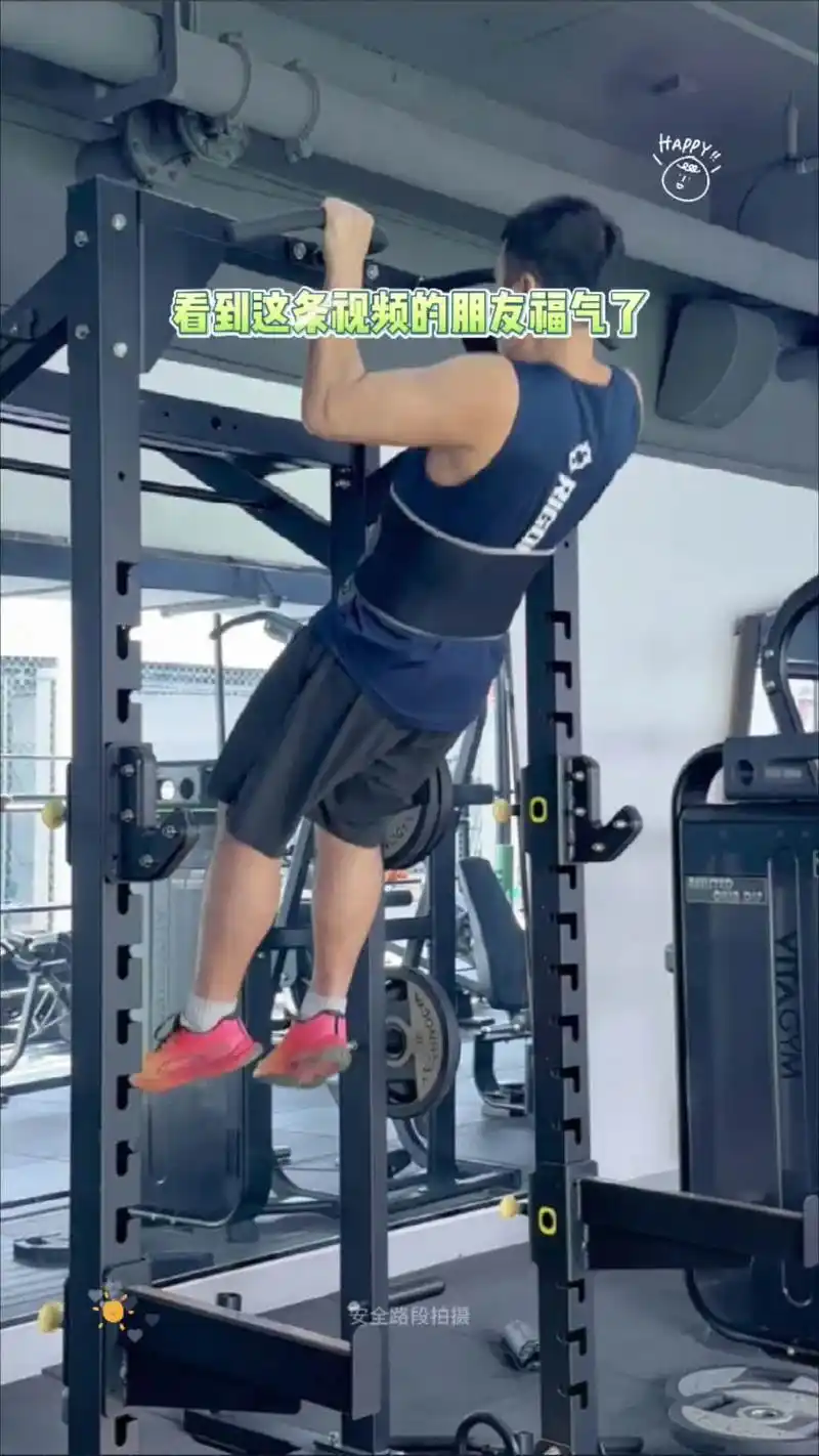 用这款#护腰带 锻炼完挥汗如雨,感觉整个人都轻松了 #练出腹肌马甲线