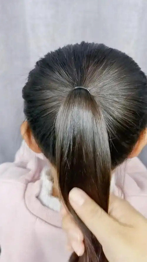 跳舞的宝贝这样扎丸子头,一天都不会散