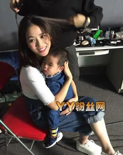 黄英不红原因解析 黄英老公曹帅个人资料有钱吗