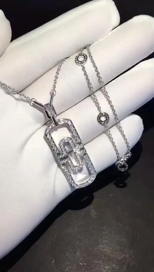 au750 宝款回形针项链 以古典的设计演绎时尚的现代气息