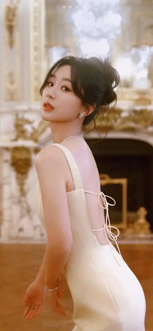 杨紫黄色吊带##长相思演唱会要来了