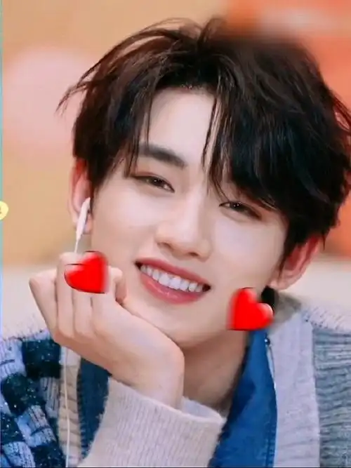 丁程鑫看时团泼水笑到发抖