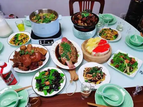 家里来客做了一桌菜有浙江老家的年味看着清爽有食欲