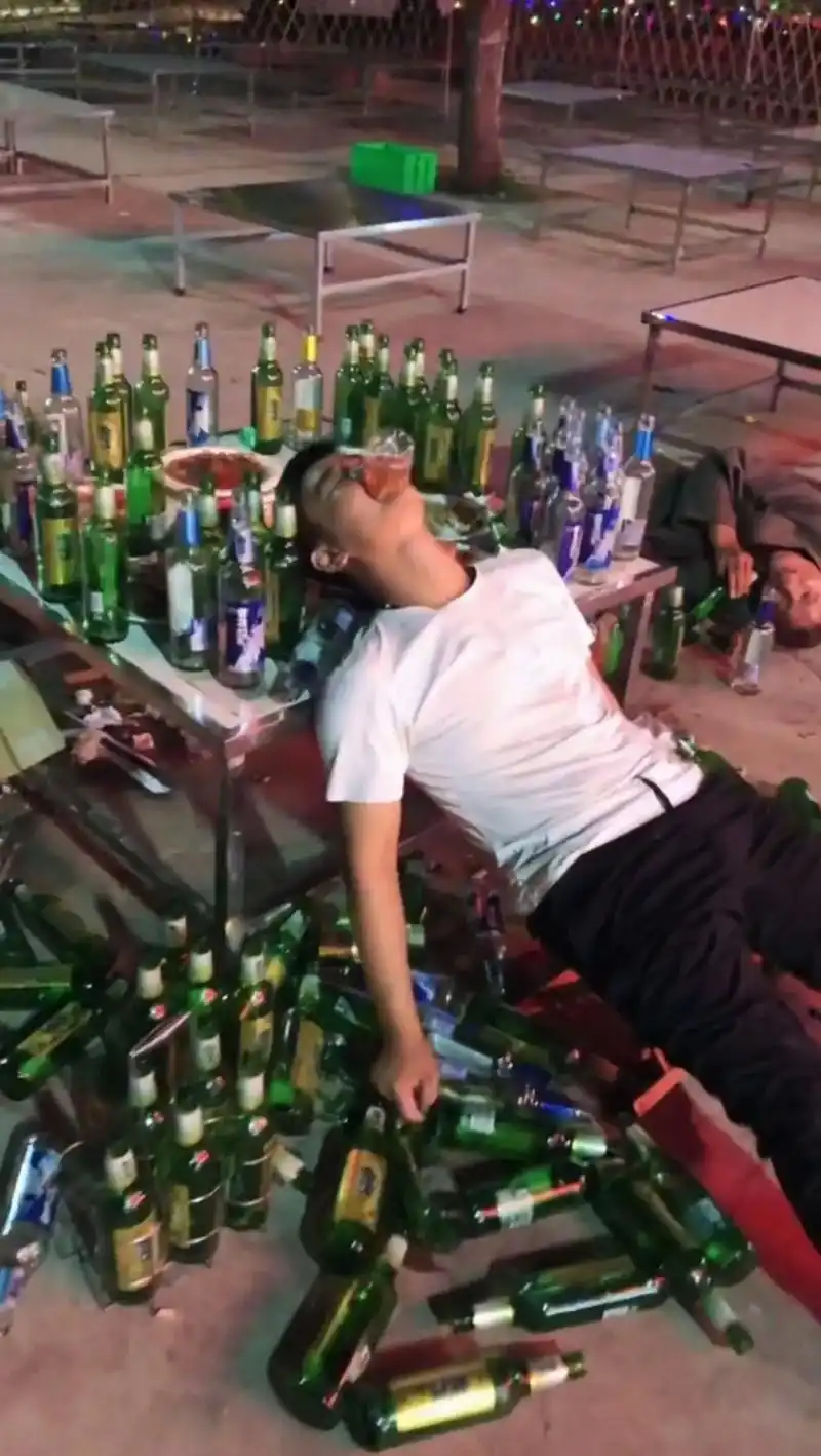 喝醉了才知道不会心痛.