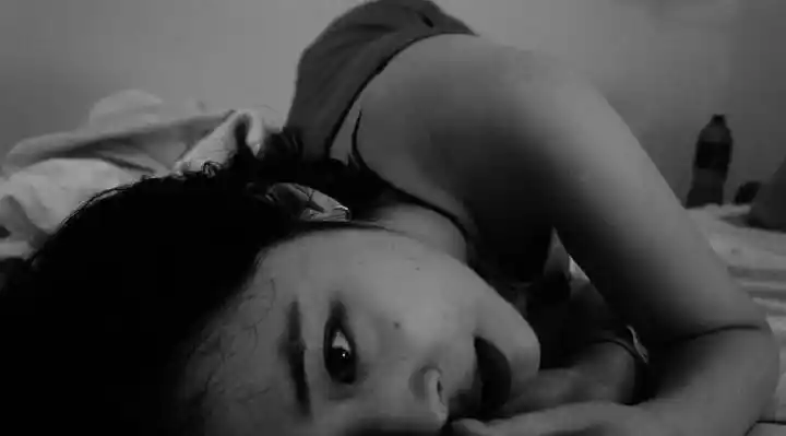 雪莉ins更新的自己真是满满的风情万种?