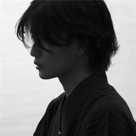 男生头像冷酷侧脸高清黑白唯美我就喜欢这样的男头