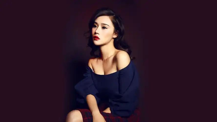 性感演员蓝格美艳写真