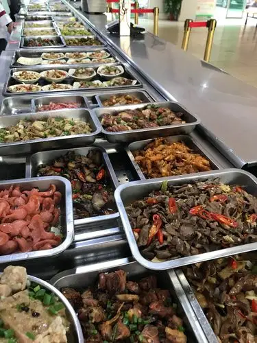 三源饮食饭堂现场员工餐菜式
