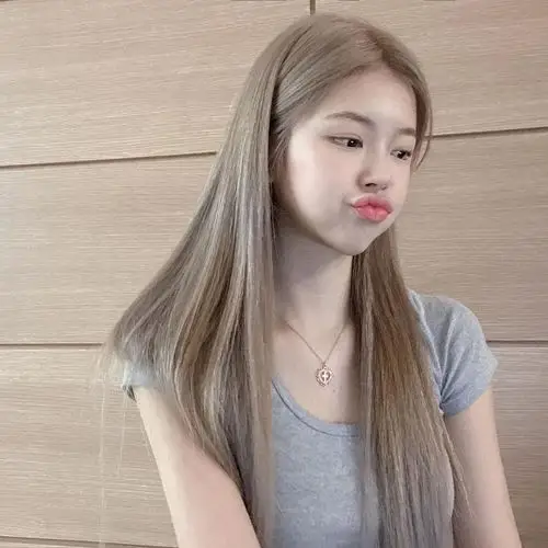 2021流行发色抢先看气质显白一步get