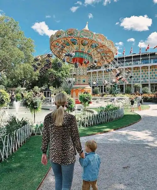 ai蒙娜丽莎说:别看我,去丹麦!_荷兰_新闻_华人头条