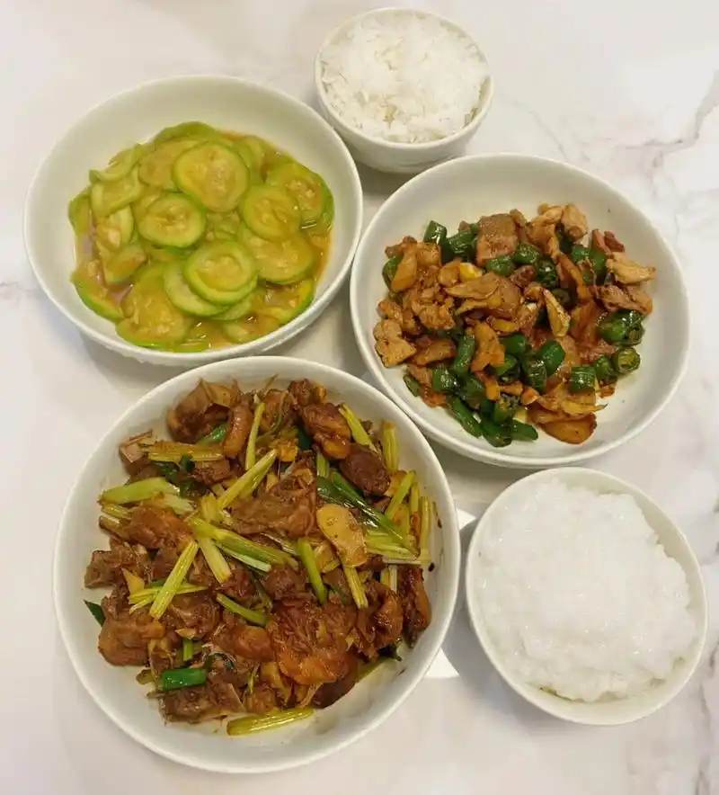 图一,广州朋友家常菜 图二,湖北朋友家常菜 图三,广西朋友家常菜