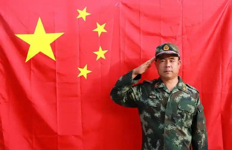 退役军人国旗下的军礼