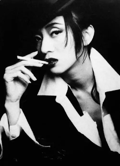 老照片梅艳芳1994年专辑是这样的写真