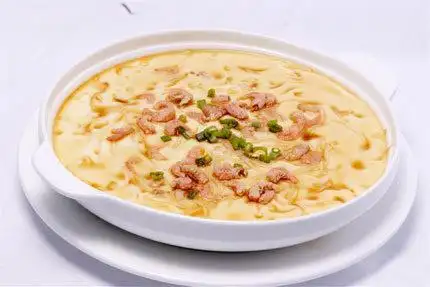 功效:富含钙质和蛋白质材料:虾皮,鸡蛋做法:虾皮做好一个一个把头和