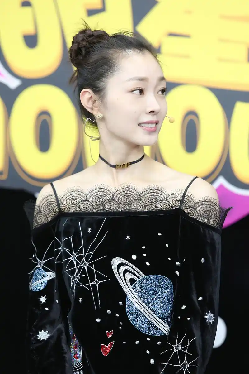 宋轶接优衣库代言的事已经在各大论坛发酵,首先这个牌子大家都知道,是