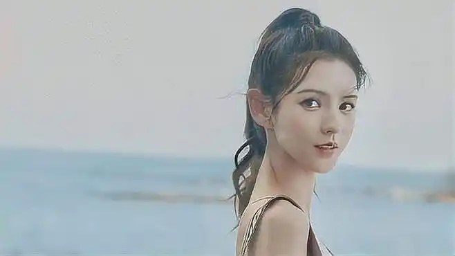 王思聪前女友张予曦被晒海边瑜伽写真,动作优美,身材异常吸睛-娱乐