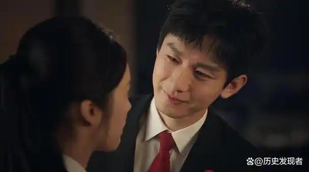 不过,成毅是个坚强的小哥哥,咬牙坚持走了过来.