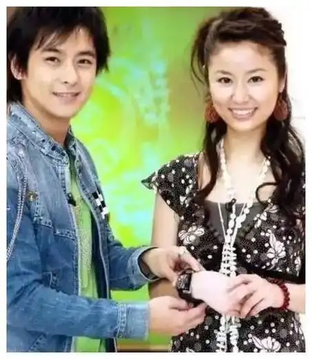 林心如现身 年轻时尚,自信大方 转型已到位|演员|林志颖_网易订阅