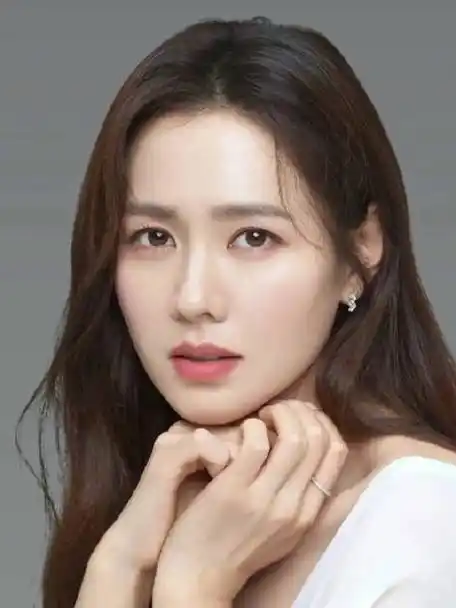 孙艺珍产后复出#孙艺珍产后复出,颜值状态依旧很能打,和之前完全没有