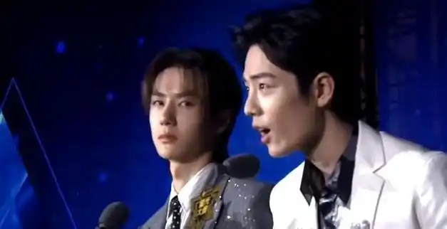 吴京奔赴双雄星光熠熠肖战王一博演绎英勇战士