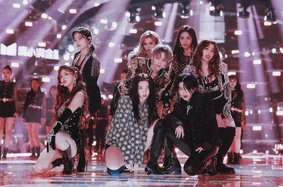 18个月的温柔相伴,到了女孩们和"the9"这个名字说再见的这一天.