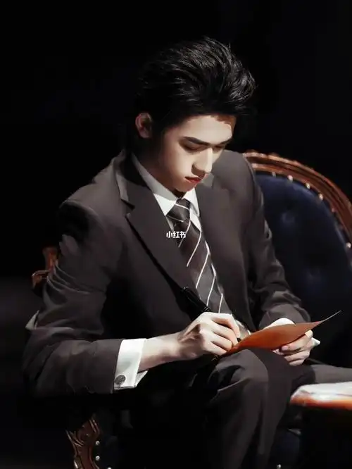 宋亚轩王牌对王牌大背头造型