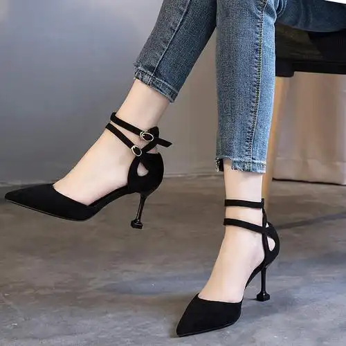 永恒的经典,女士高跟鞋让你轻松出彩!